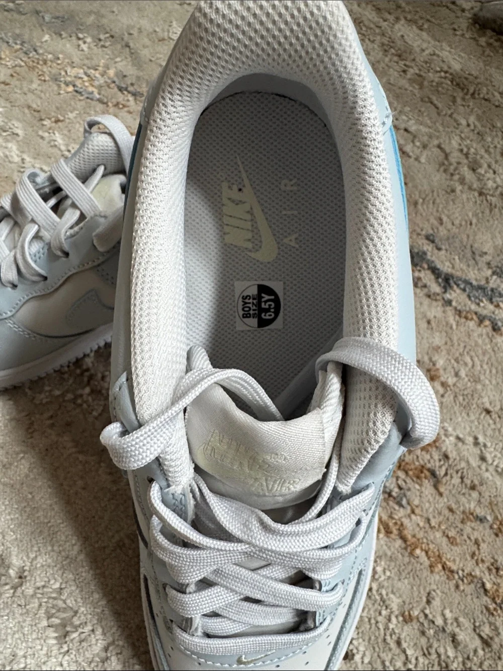 Nike stylish low